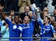 包含44年魔咒告破！兰帕德率队登顶英冠，直指英超，8分领跑的词条